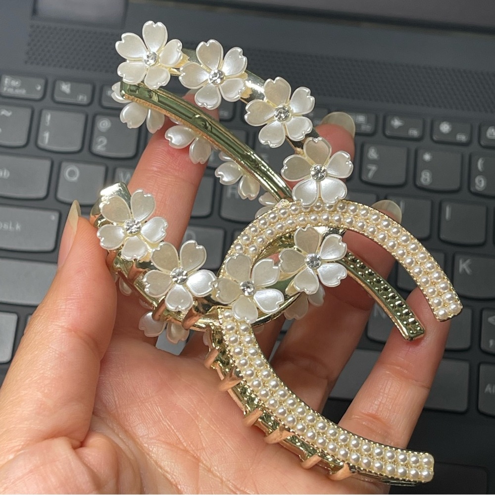 Brand new high-quality flower hair clip - Picture 2 of 12
